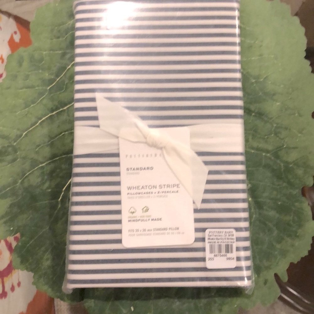 Pottery Barn quality percale standard pillowcases. Brand NEW 20x26 blue/white